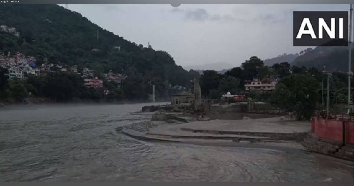 Himachal Pradesh: Beas river overflows following incessant rainfall in state